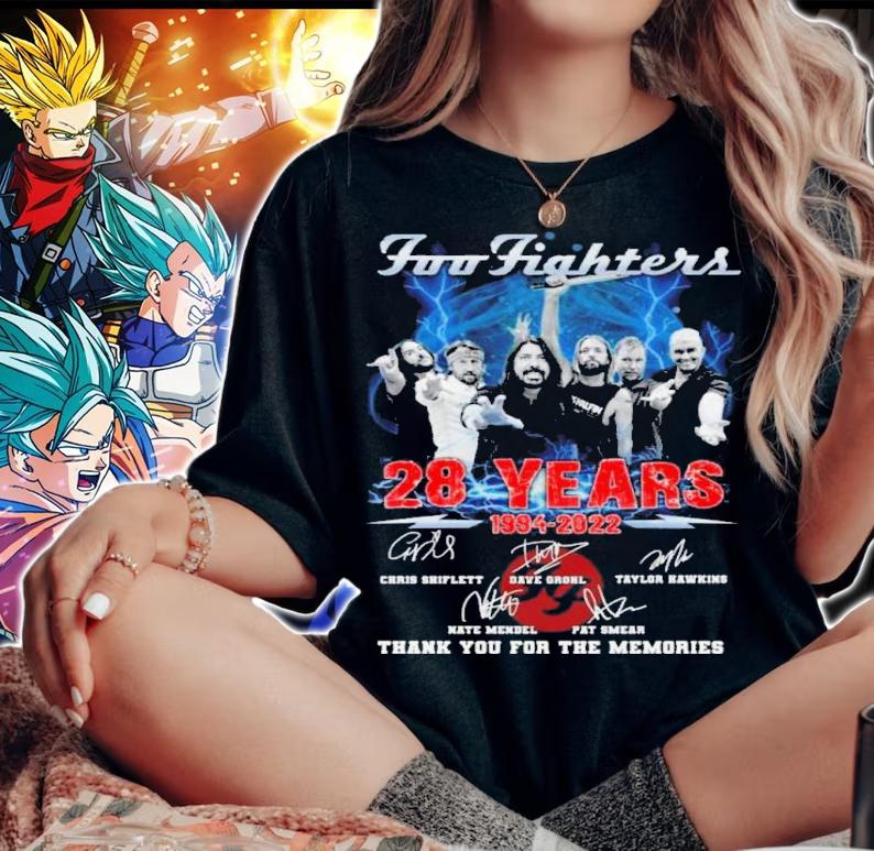 Best Foo Fighters 28 Years 1994-2022 Signatures Thank You For The Memories Shirt t-shirt woman shirt