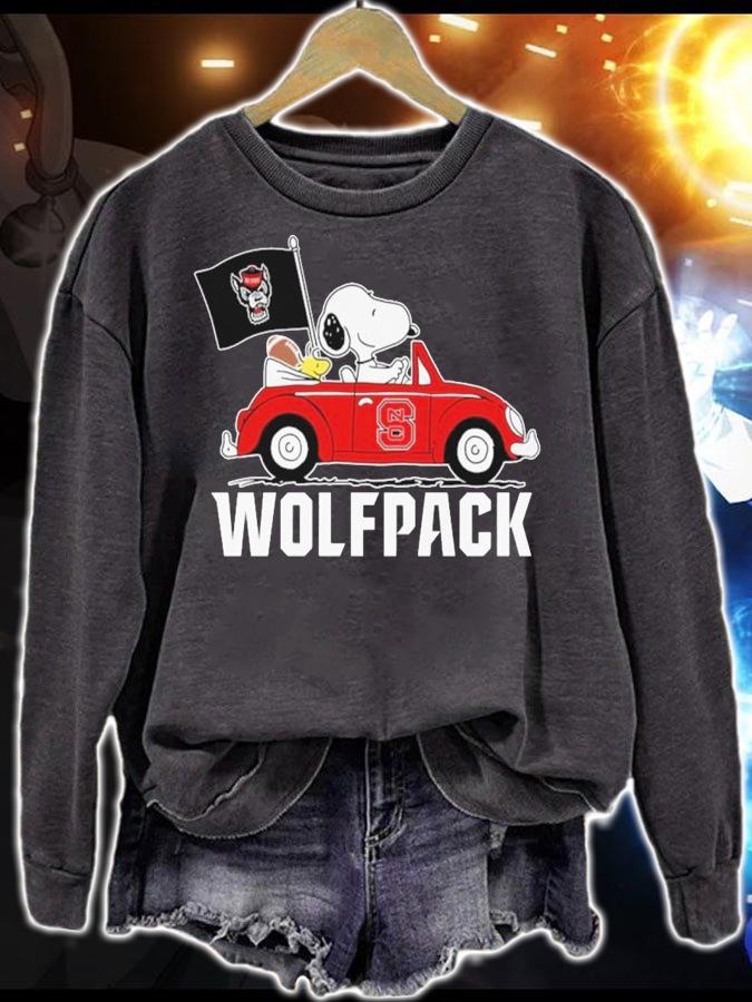 Snoopy And Woodstock Driving Car NC State Wolfpack Flag t-shirt sweatshirt