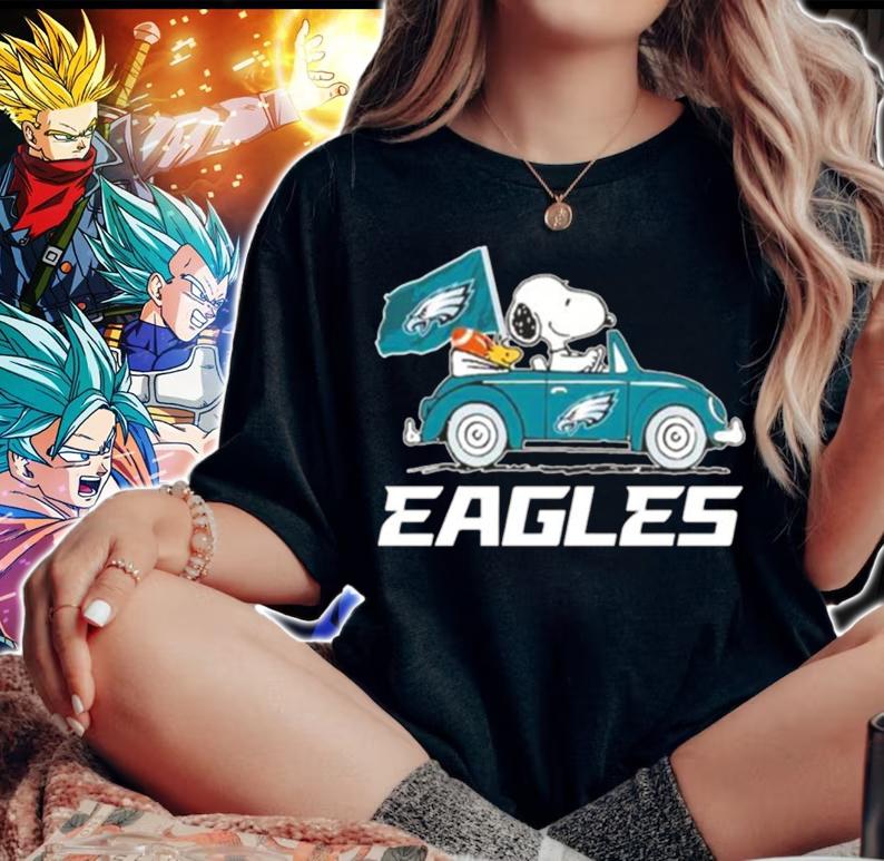 Snoopy And Woodstock Driving Car Philadelphia Eagles Flag Super Bowl t-shirt woman shirt