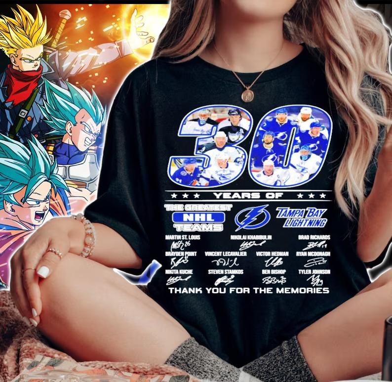 30 years of The Greatest NHL teams Tampa Bay Lightning signatures t-shirt woman shirt