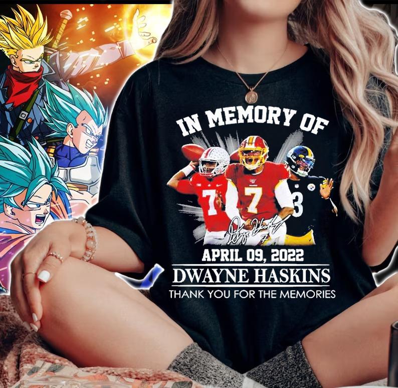 In Memory Of Dwayne Haskins Thank You For The Memories Signature T-Shirt woman shirt
