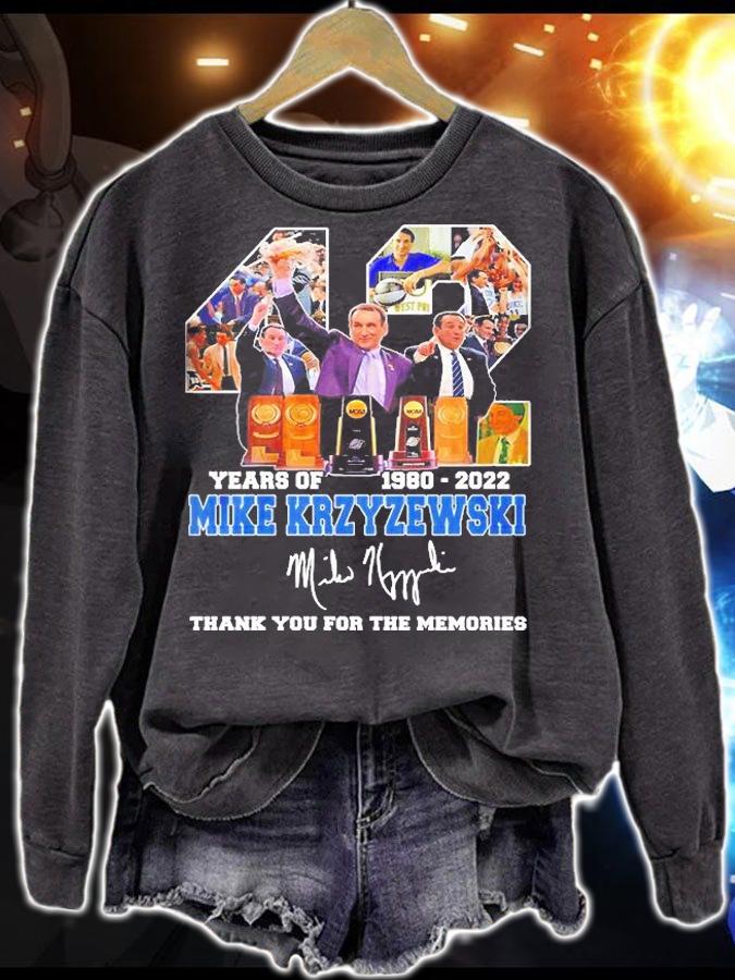 The Mike Krzyzewski 42 Years Of 1980 2022 Thank You For The Memories Signature T-Shirt sweatshirt