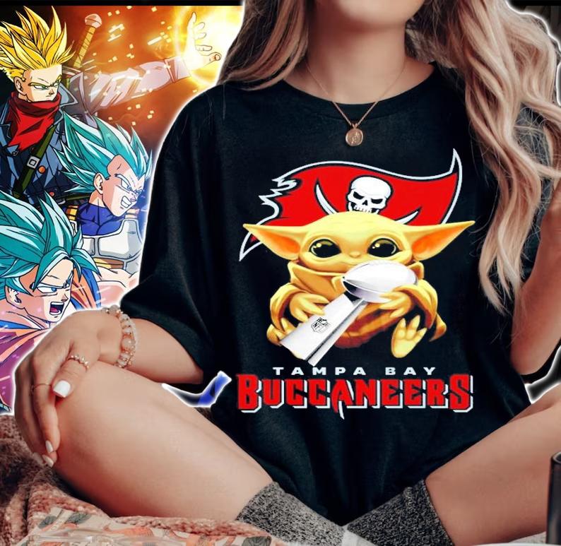Baby Yoda hug NFL Tampa Bay Cup t-shirt woman shirt