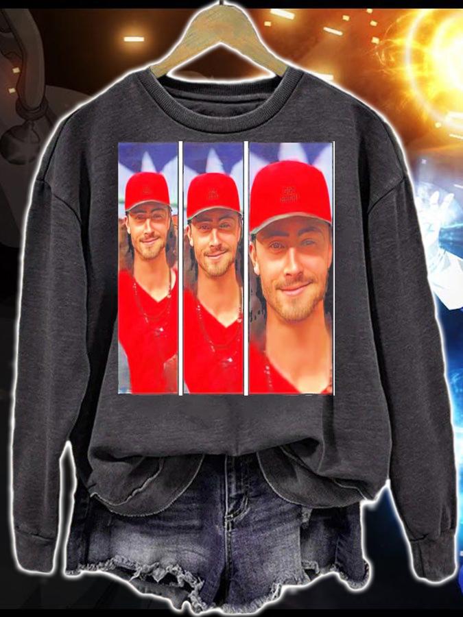 Jonathan India Smirk t-shirt sweatshirt